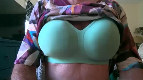 robert online show from 10-20-25, 07:03