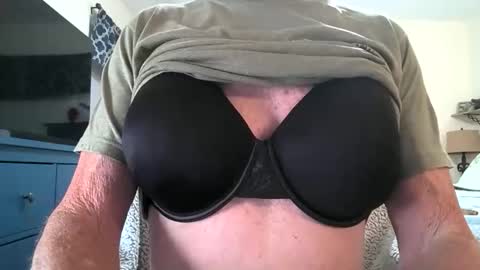 robert online show from 10-23-25, 07:34