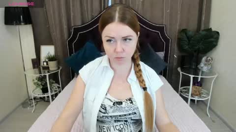 Snapshot of robertamorelly chatting on 12-03-24, 05:42 Betty online show from 12-03-24, 05:42