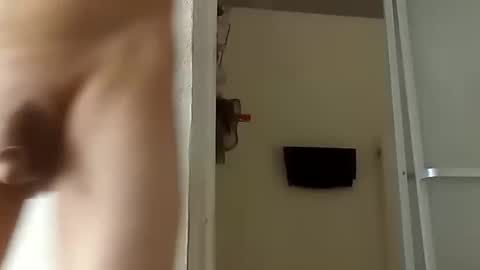 Snapshot of robertsaiz4200 chatting on 11-03-25, 10:32 robertsaiz4200 online show from 11-03-25, 10:32