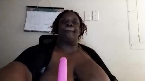 robertswhitney52 online show from 12-20-25, 09:00