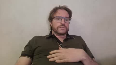 Snapshot of robinouhot chatting on 02-21-25, 01:33 robinouhot online show from 02-21-25, 01:33