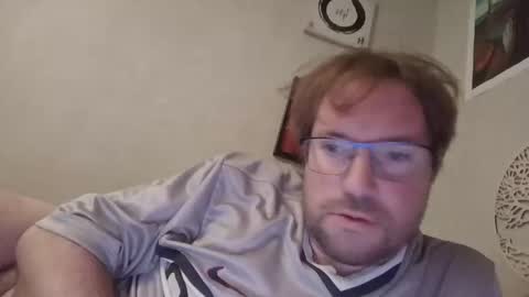 Snapshot of robinouhot chatting on 03-06-25, 02:41 robinouhot online show from 03-06-25, 02:41