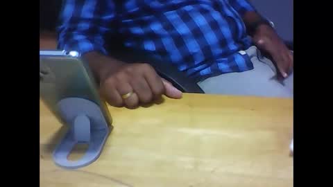 Snapshot of robinsantal chatting on 10-23-25, 06:23 robinsantal online show from 10-23-25, 06:23