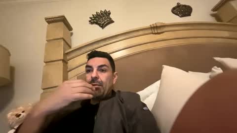 Snapshot of roblatino12 chatting on 12-14-24, 11:01 roblatino12 online show from 12-14-24, 11:01