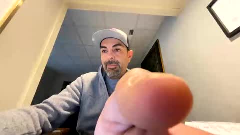 Snapshot of roblatino12 chatting on 10-21-25, 06:41 roblatino12 online show from 10-21-25, 06:41