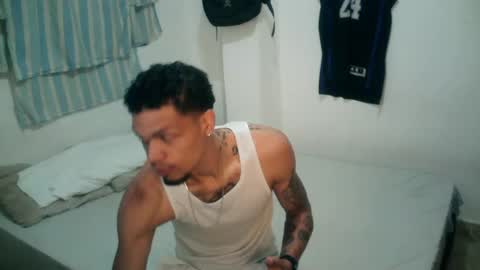 Snapshot of rocco99xx chatting on 10-08-25, 11:52 Rocco online show from 10-08-25, 11:52