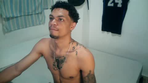 Snapshot of rocco99xx chatting on 10-22-25, 02:39 Rocco online show from 10-22-25, 02:39