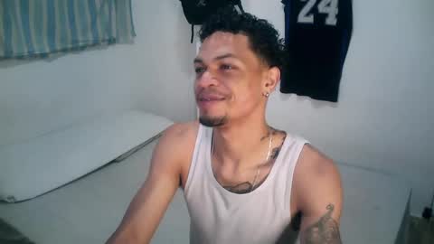 Snapshot of rocco99xx chatting on 10-29-25, 12:40 Rocco online show from 10-29-25, 12:40