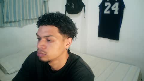 Snapshot of rocco99xx chatting on 11-04-25, 01:32 Rocco online show from 11-04-25, 01:32