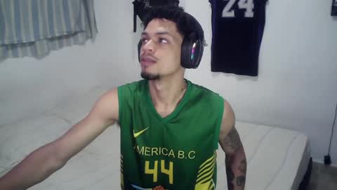 Snapshot of rocco99xx chatting on 11-07-25, 02:28 Rocco online show from 11-07-25, 02:28