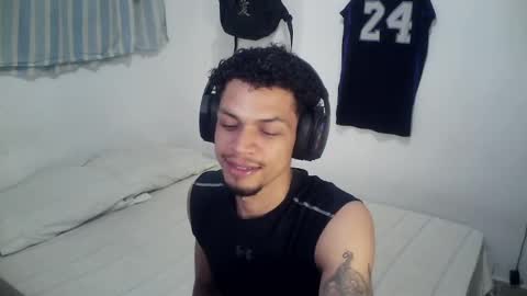 Snapshot of rocco99xx chatting on 11-13-25, 02:49 Rocco online show from 11-13-25, 02:49