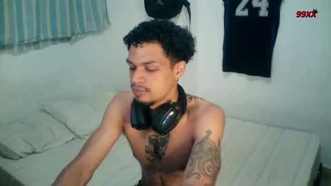 Snapshot of rocco99xx chatting on 11-18-25, 02:17 Rocco online show from 11-18-25, 02:17