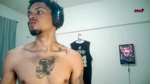 Snapshot of rocco99xx chatting on 11-19-25, 02:50 Rocco online show from 11-19-25, 02:50