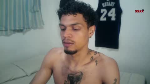 Snapshot of rocco99xx chatting on 11-22-25, 01:04 Rocco online show from 11-22-25, 01:04