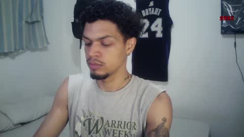 Snapshot of rocco99xx chatting on 11-23-25, 01:22 Rocco online show from 11-23-25, 01:22