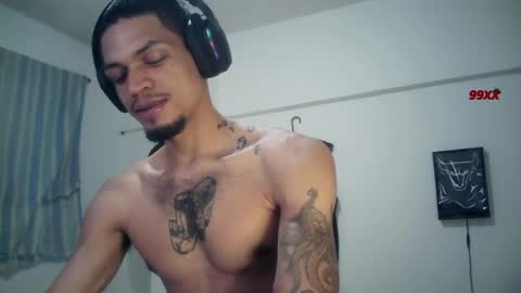 Snapshot of rocco99xx chatting on 11-29-25, 02:25 Rocco online show from 11-29-25, 02:25