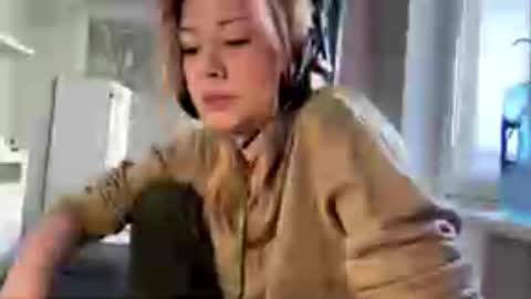 Anny online show from 02-10-26, 12:09