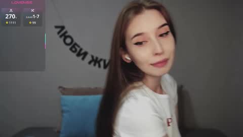 Snapshot of rocketsgirl chatting on 10-13-25, 05:51 rocketsgirl online show from 10-13-25, 05:51