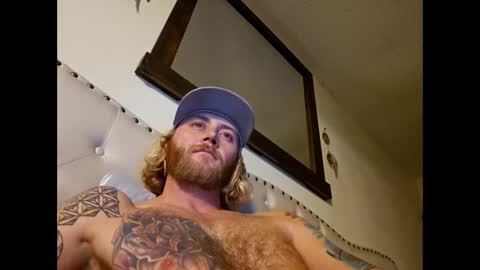 Snapshot of rockhardsurfers chatting on 12-31-24, 07:31 rockhardsurfers online show from 12-31-24, 07:31