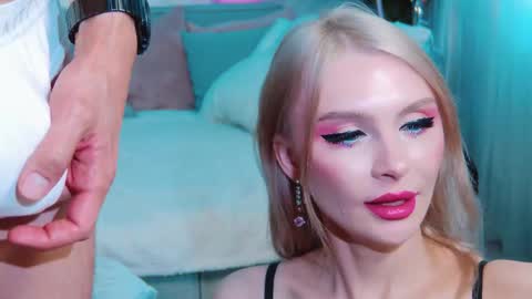 Lina and Den online show from 09-12-25, 08:58