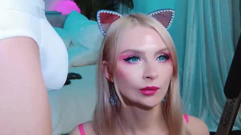 Lina and Den online show from 09-20-25, 11:11