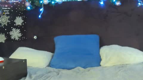 Snapshot of roddy_riss chatting on 12-15-24, 05:20 Roddy online show from 12-15-24, 05:20