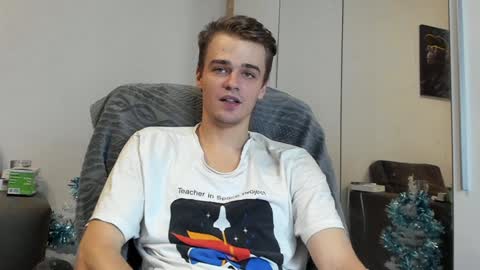 Snapshot of rokko_diamond777 chatting on 12-29-24, 03:57 taylor fox online show from 12-29-24, 03:57