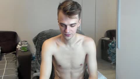 Snapshot of rokko_diamond777 chatting on 12-30-24, 02:30 taylor fox online show from 12-30-24, 02:30