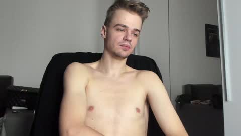 Snapshot of rokko_diamond777 chatting on 01-13-25, 06:27 taylor fox online show from 01-13-25, 06:27