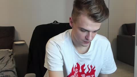 Snapshot of rokko_diamond777 chatting on 01-13-25, 07:10 taylor fox online show from 01-13-25, 07:10