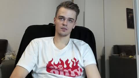 Snapshot of rokko_diamond777 chatting on 01-15-25, 03:07 taylor fox online show from 01-15-25, 03:07