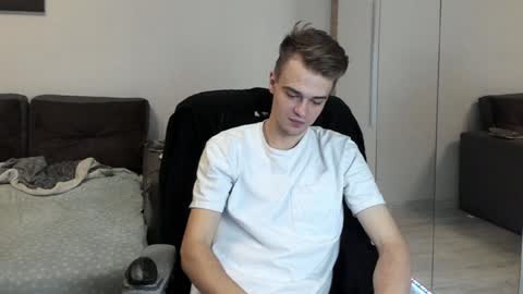 Snapshot of rokko_diamond777 chatting on 01-19-25, 05:28 taylor fox online show from 01-19-25, 05:28