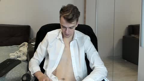 Snapshot of rokko_diamond777 chatting on 01-20-25, 06:42 taylor fox online show from 01-20-25, 06:42