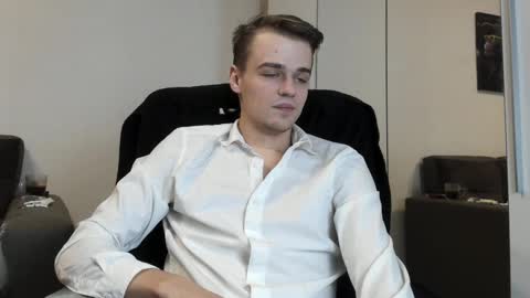 Snapshot of rokko_diamond777 chatting on 02-11-25, 04:56 taylor fox online show from 02-11-25, 04:56