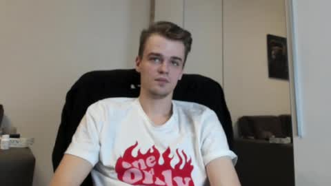 Snapshot of rokko_diamond777 chatting on 02-12-25, 04:11 taylor fox online show from 02-12-25, 04:11