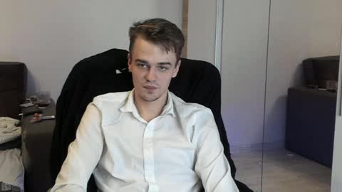 Snapshot of rokko_diamond777 chatting on 02-13-25, 05:01 taylor fox online show from 02-13-25, 05:01