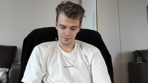 Snapshot of rokko_diamond777 chatting on 02-25-25, 11:30 taylor fox online show from 02-25-25, 11:30