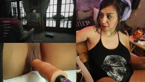 Snapshot of roknblaze chatting on 10-25-25, 05:59 Rok-N-Blaze online show from 10-25-25, 05:59