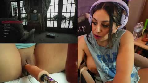 Snapshot of roknblaze chatting on 10-31-25, 01:39 Rok-N-Blaze online show from 10-31-25, 01:39