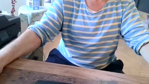 Snapshot of rolandloser1000 chatting on 12-17-24, 09:07 rolandloser1000 online show from 12-17-24, 09:07