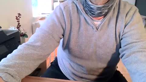 Snapshot of rolandloser1000 chatting on 01-16-25, 09:48 rolandloser1000 online show from 01-16-25, 09:48