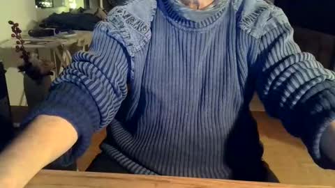 Snapshot of rolandloser1000 chatting on 01-28-25, 05:14 rolandloser1000 online show from 01-28-25, 05:14