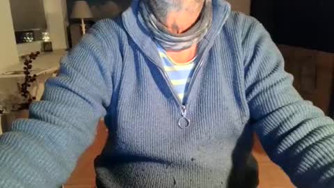 Snapshot of rolandloser1000 chatting on 02-03-25, 07:00 rolandloser1000 online show from 02-03-25, 07:00