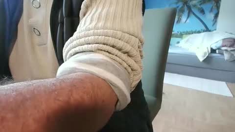 Snapshot of rolandloser1000 chatting on 10-17-25, 09:56 rolandloser1000 online show from 10-17-25, 09:56