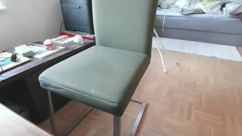 Snapshot of rolandloser1000 chatting on 10-21-25, 07:42 rolandloser1000 online show from 10-21-25, 07:42