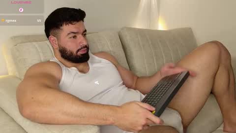 Snapshot of roman_lux chatting on 10-22-25, 04:24 Roman Lux online show from 10-22-25, 04:24