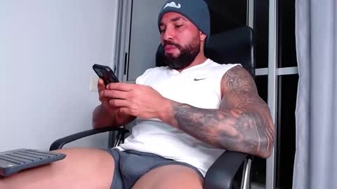 Roman online show from 02-25-25, 04:03