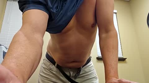 Snapshot of romanteeks chatting on 01-31-25, 01:33 romanteeks online show from 01-31-25, 01:33