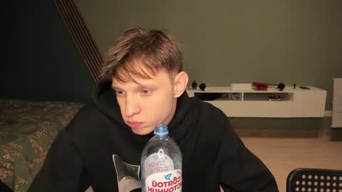 Snapshot of romeo_mercy chatting on 12-11-24, 10:16 Romeo online show from 12-11-24, 10:16